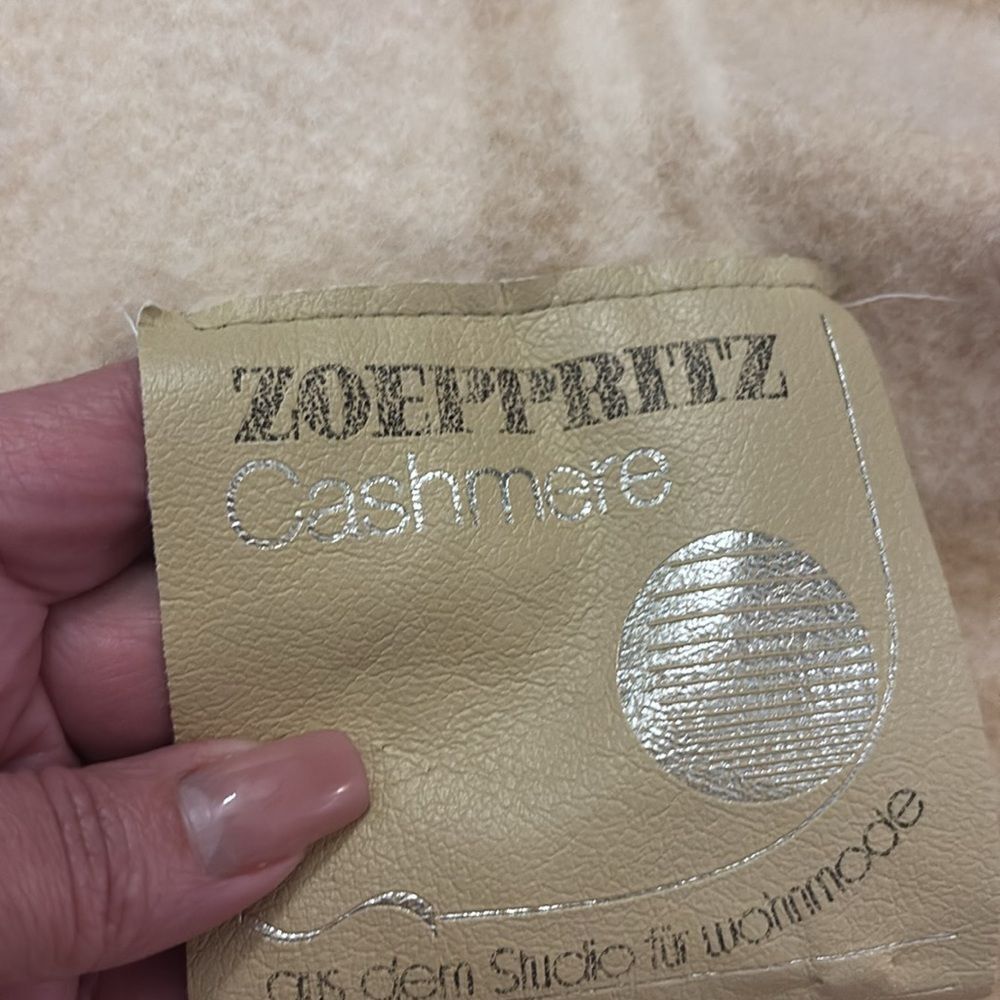 Zoeppritz Cashmere 50% cashmere/50% virgin wool plaid blanket 42x60 inches - Picture 4 of 6